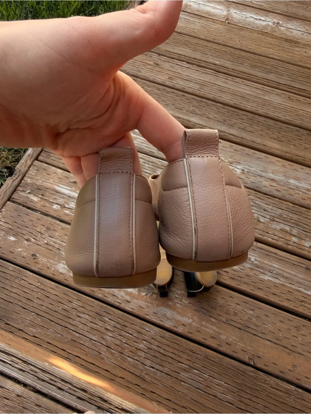 Everlane Day Glove in Tan Size 6.5 Leather Flats in Good Condition